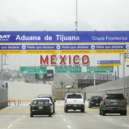 30612172. Tijuana, BC.- Aspecto del cruce fronterizo "El Chaparral" que es la entrada a México de los Estados Unidos y une a las cuidades de Tijuana y San Diego, considerada la frontera mas transitada del mundo.
NOTIMEX/FOTO/EDUARDO JARAMILLO/FRE/EBF/